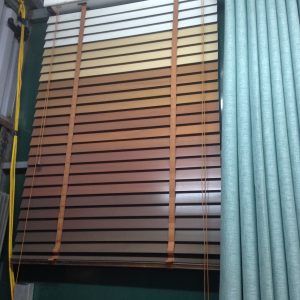 rèm sáo gỗ: cửa sổ