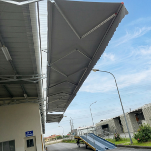 bạt mái hiên: cửa hàng